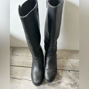 Winter boots- Santana Canada Andrea Women’s Black Faux Fur Lined Boot Size 8